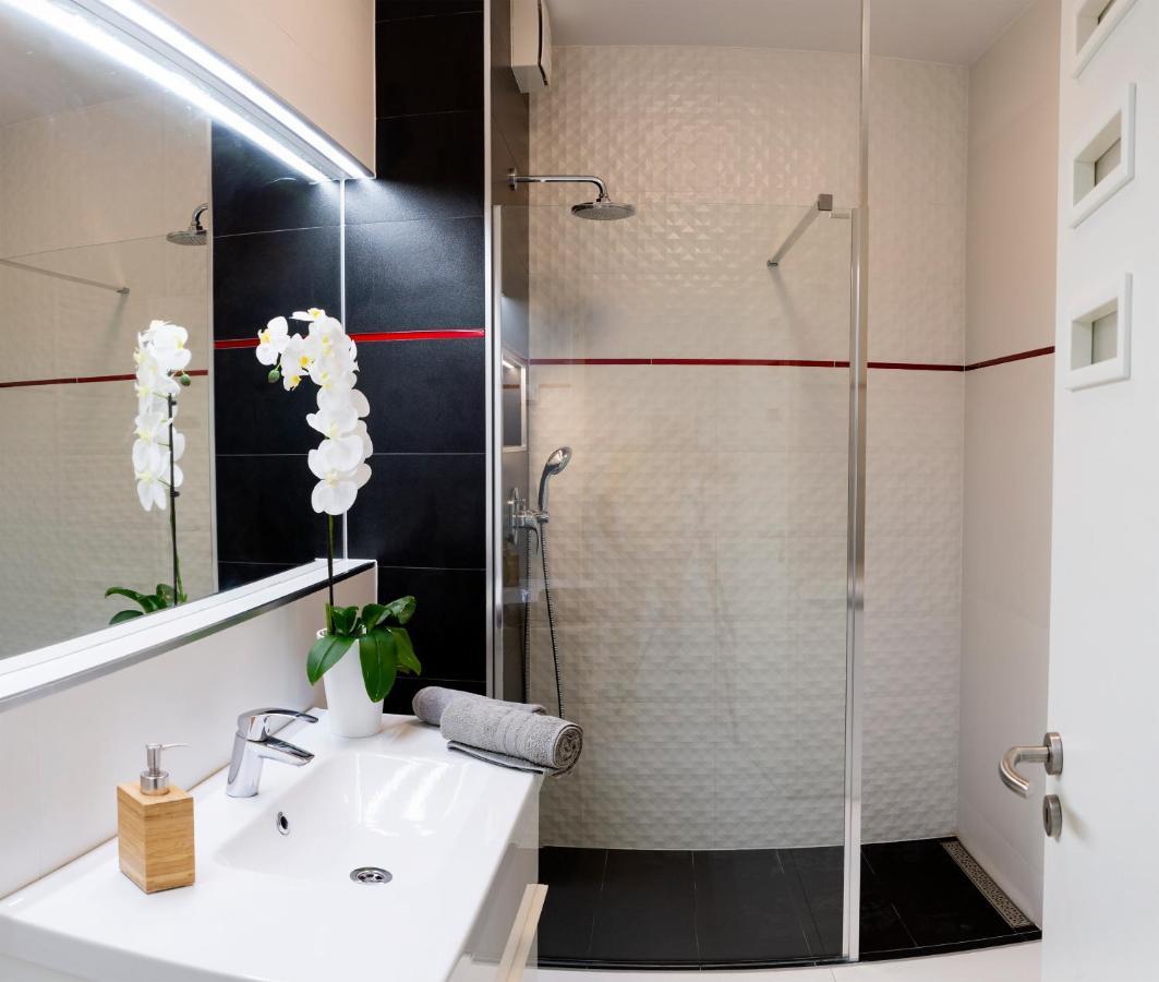 Sunshine Apartman With Free Parking Győr Exterior foto