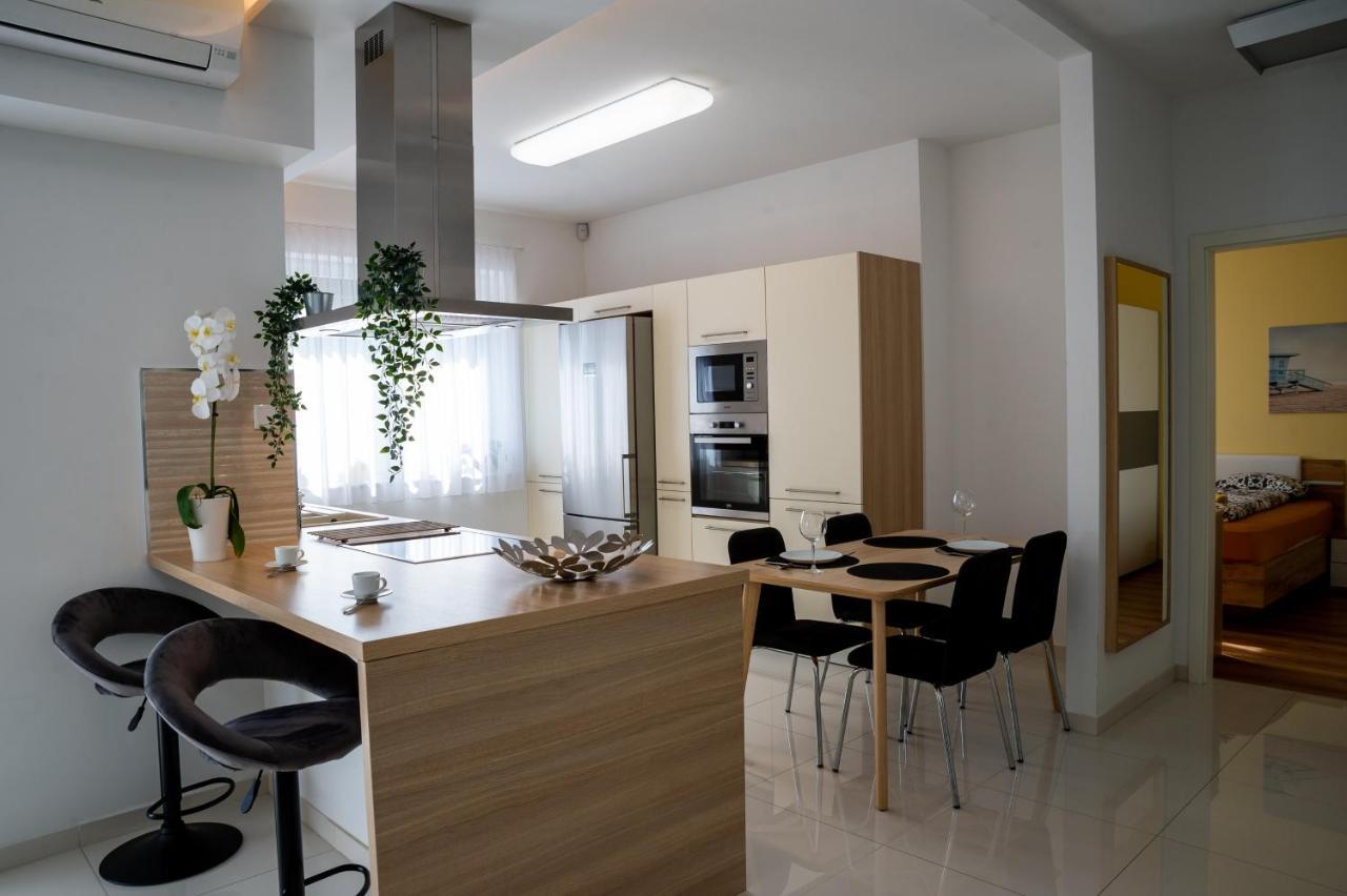 Sunshine Apartman With Free Parking Győr Exterior foto