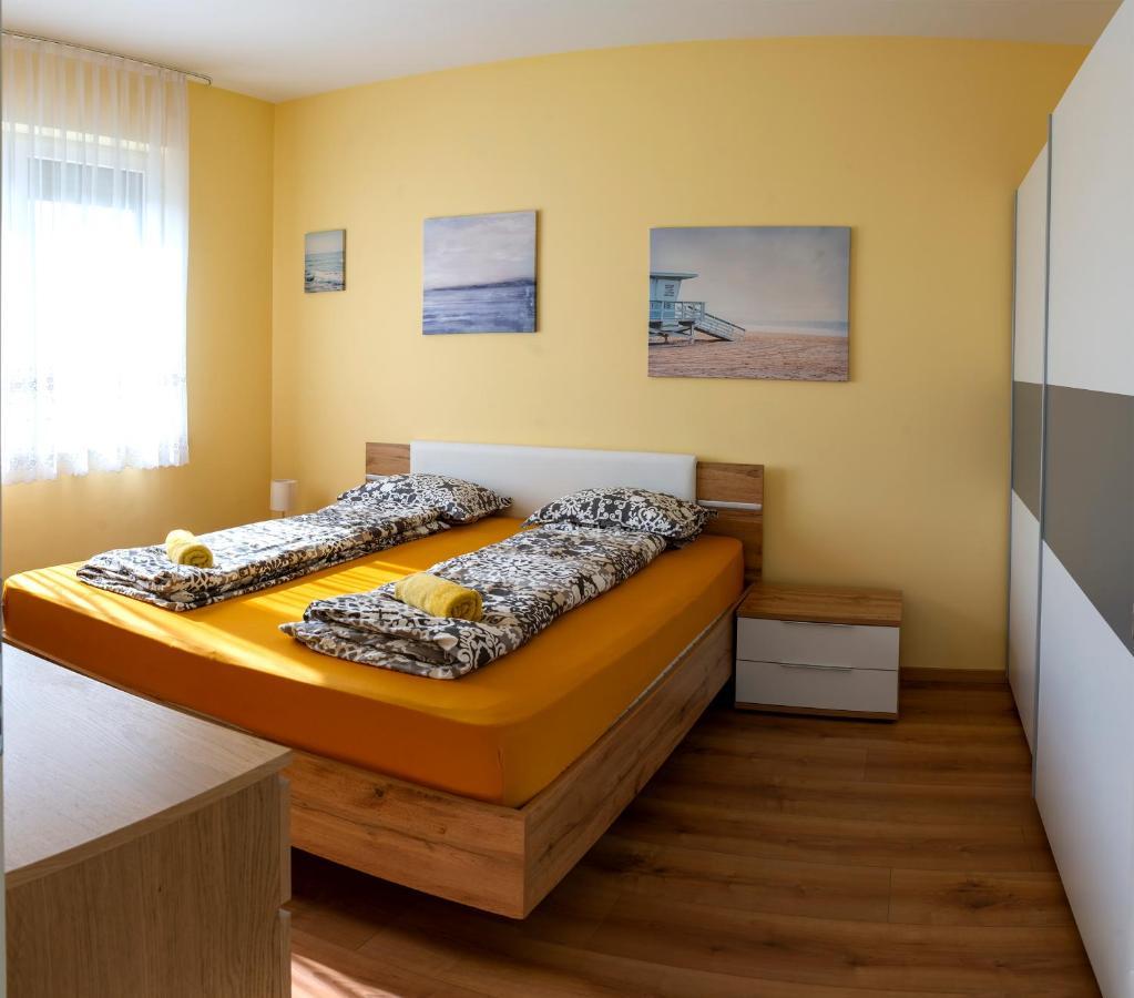 Sunshine Apartman With Free Parking Győr Exterior foto