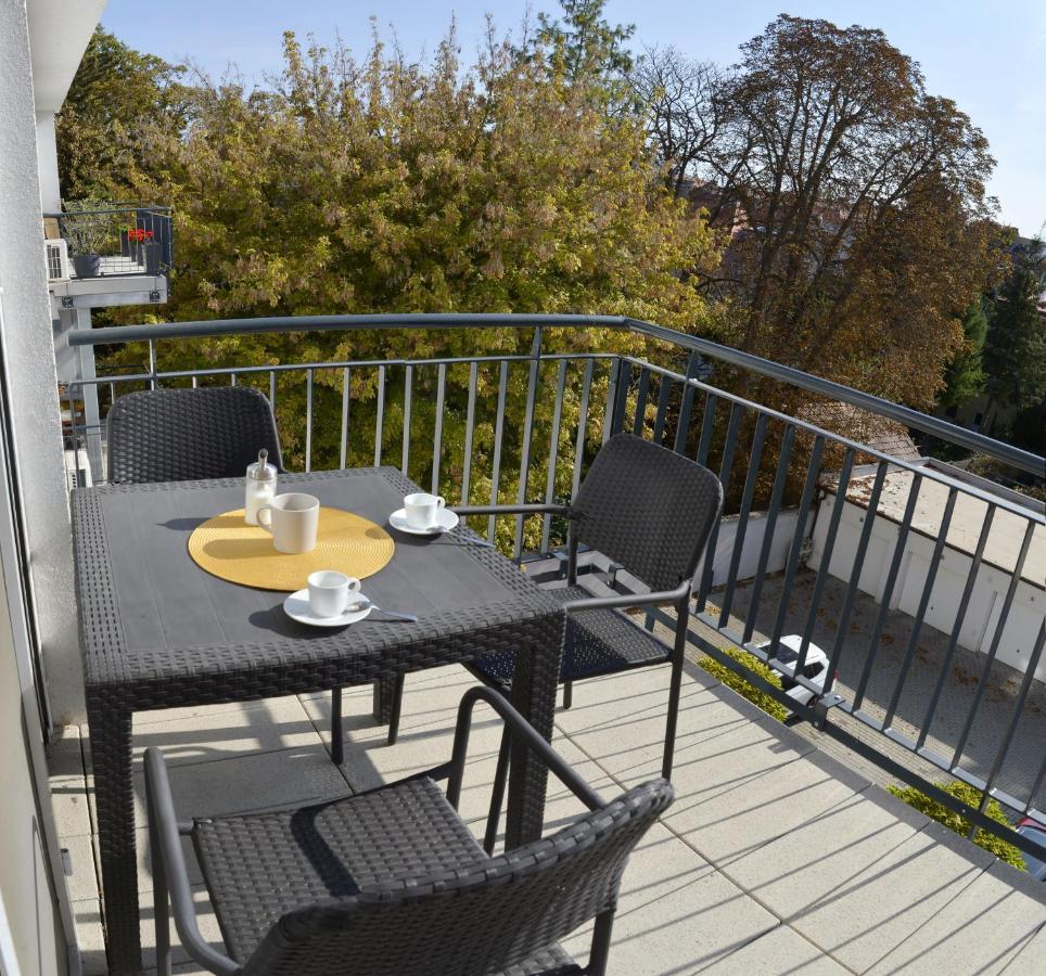 Sunshine Apartman With Free Parking Győr Exterior foto